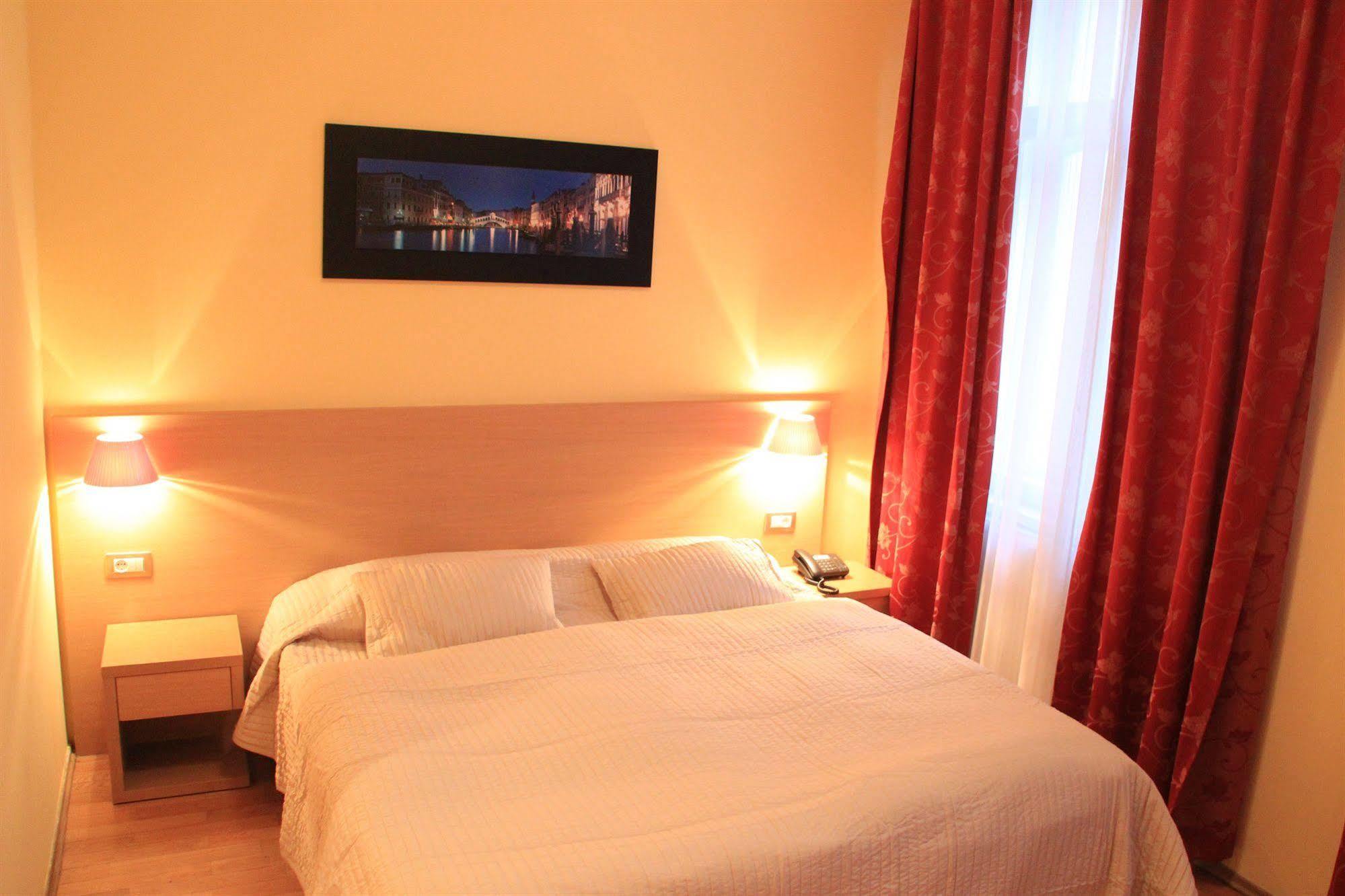City Lounge Hotel Прага Екстер'єр фото